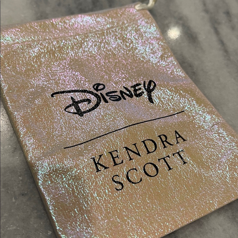 NEW Disney Kendra Scott Red Heart Earrings - Picture 3 of 8